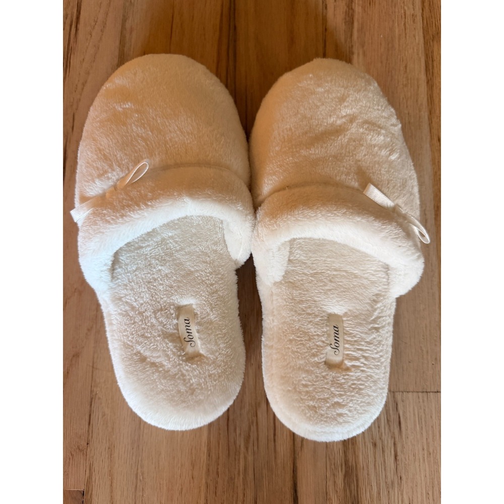 NWOT Soma Plush Fleece Closed Toe Cozycore Slippers Ivory Size M 7-8 Satin Bow